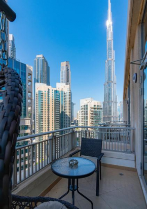 Luxurious one bedroom Apartment with Burj Khalifa View
